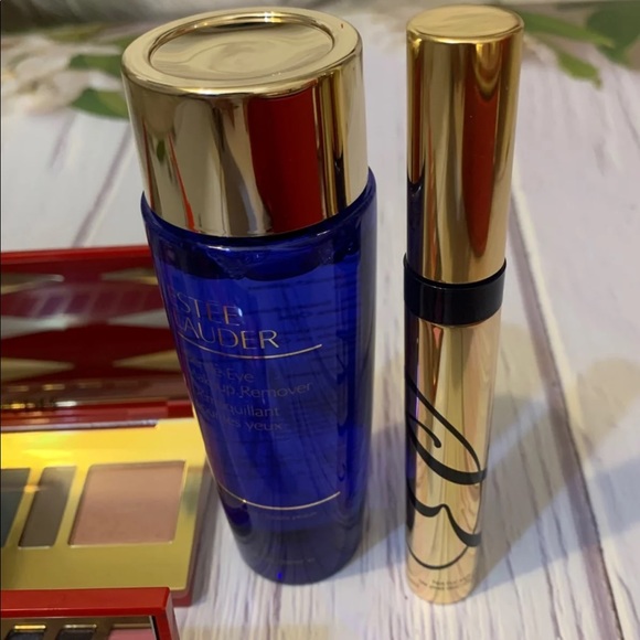 makeup - Picture 3 of 3